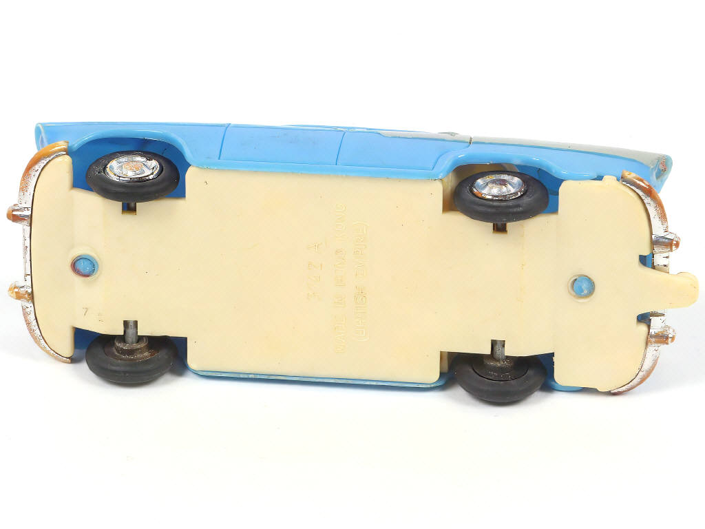 Lot 81 - DIVERS (HONG KONG) (1)