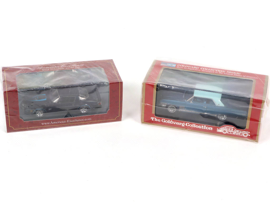 Lot 64 - DIVERS (2)