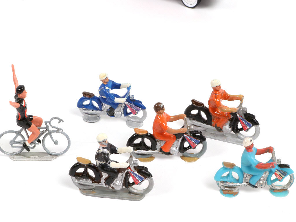 Lot 7 - DIVERS (57)