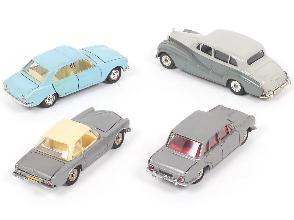 Lot 326 - DINKY TOYS (FRANCE) (4)