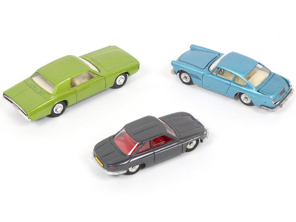 Lot 325 - DINKY TOYS (FRANCE) (3)
