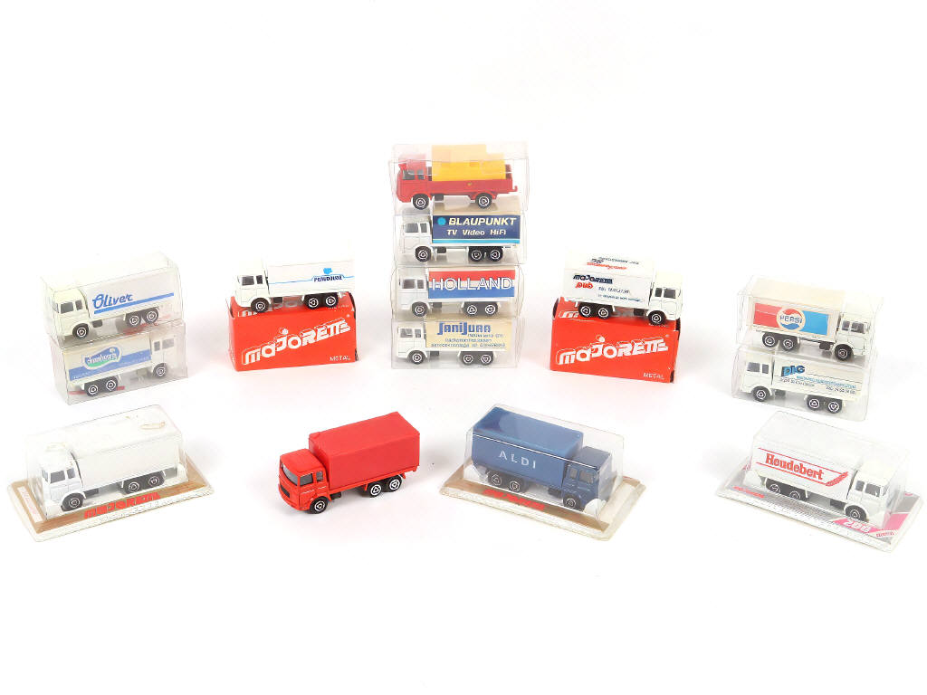 Lot 233 - MAJORETTE (FRANCE) (14)