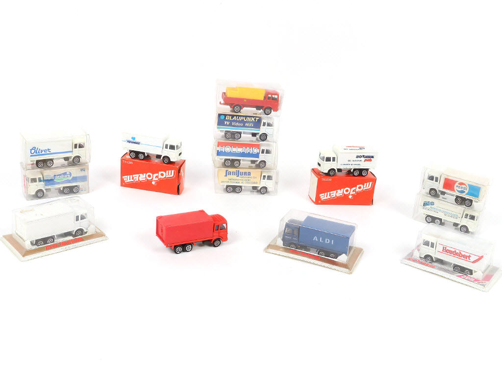 Lot 233 - MAJORETTE (FRANCE) (14)