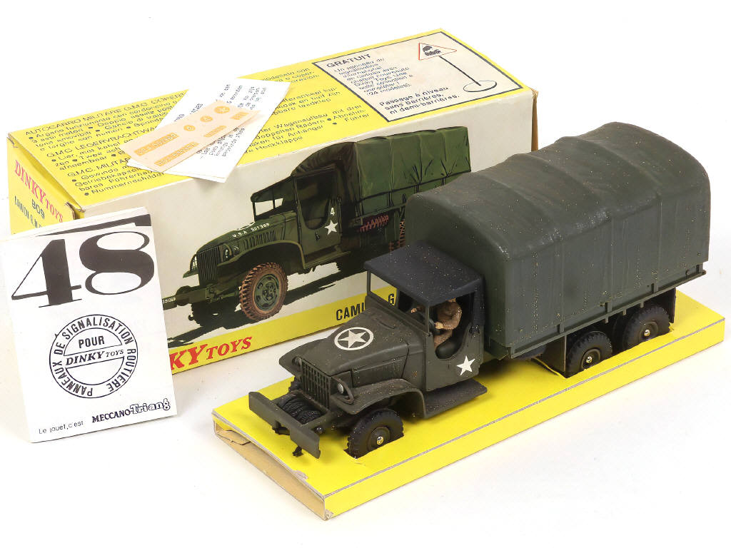 Lot 322 - DINKY TOYS (FRANCE) (1)