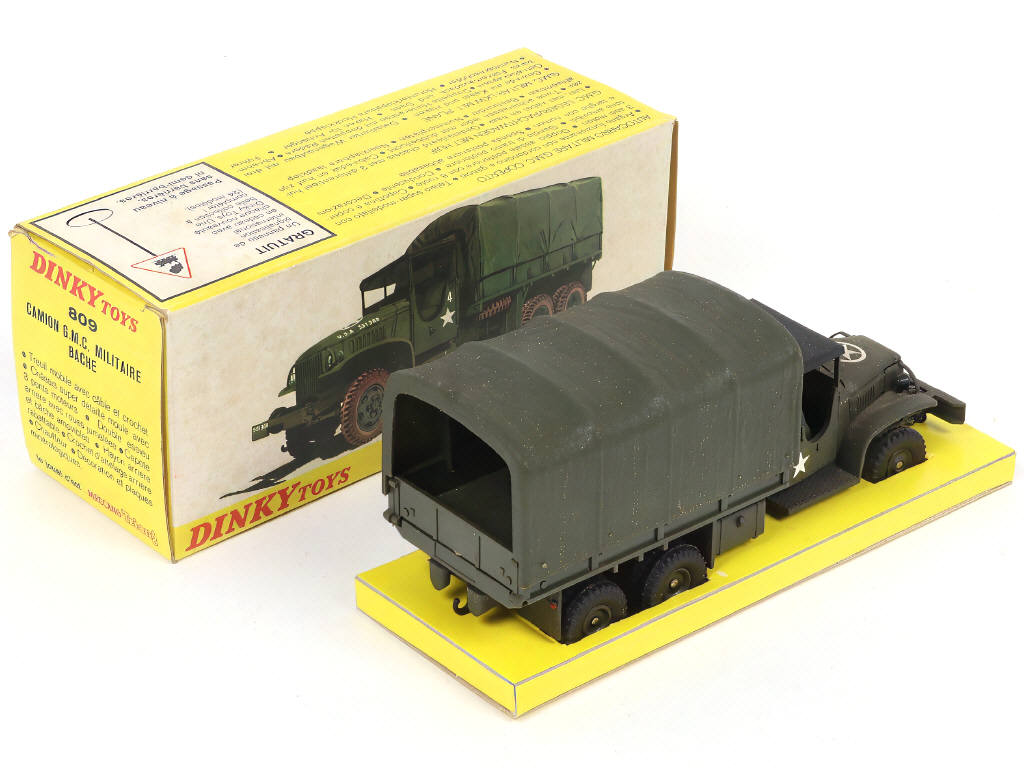 Lot 322 - DINKY TOYS (FRANCE) (1)