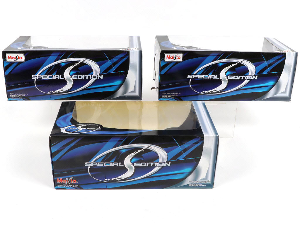Lot 45 - MAISTO (CHINE) (3)