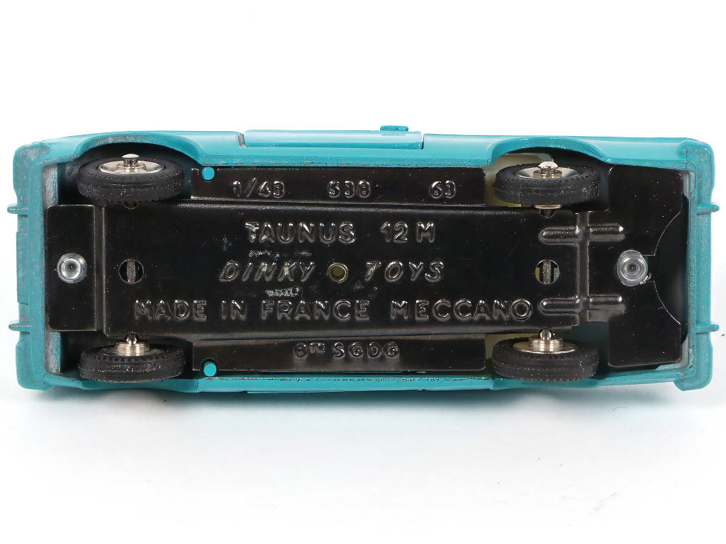 Lot 313 - DINKY TOYS (FRANCE) (1)