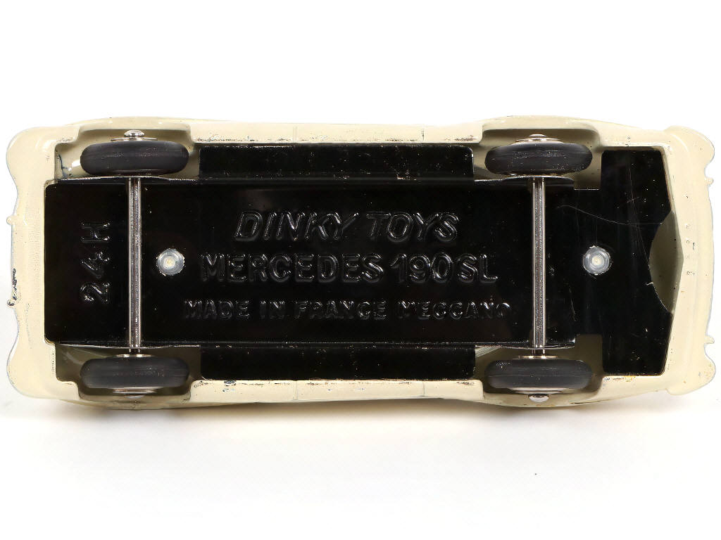 Lot 305 - DINKY TOYS (FRANCE) (1)