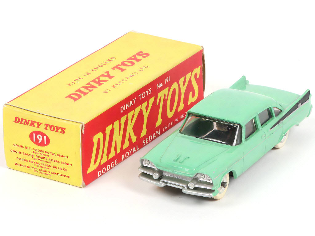 Lot 284 - DINKY TOYS (GB) (1)