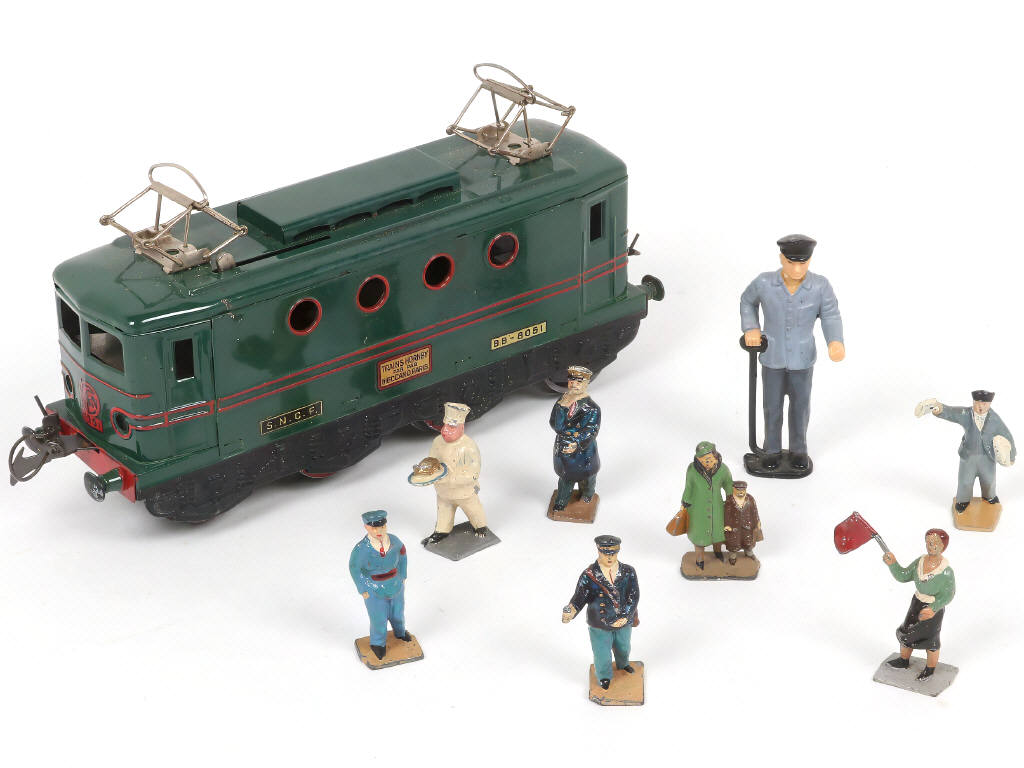 Lot 41 - HORNBY 'O' (FRANCE) (9)