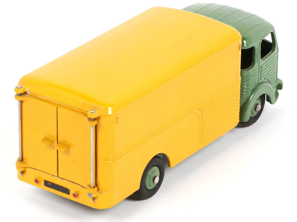 Lot 316 - DINKY TOYS (FRANCE) (1)