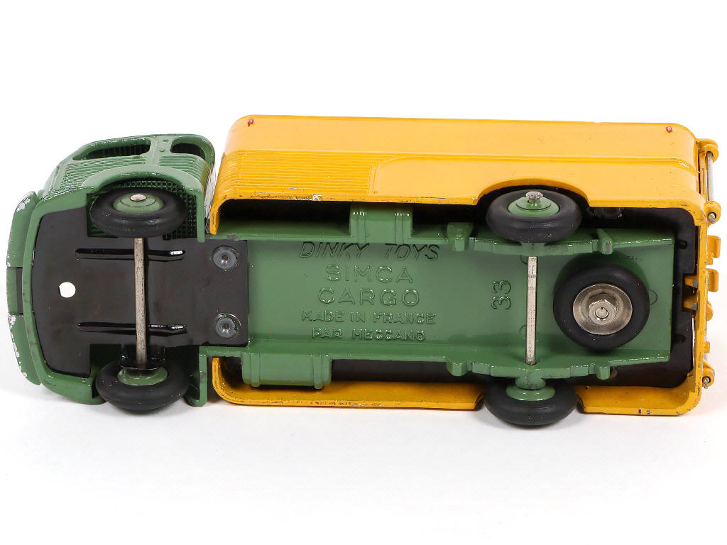 Lot 316 - DINKY TOYS (FRANCE) (1)