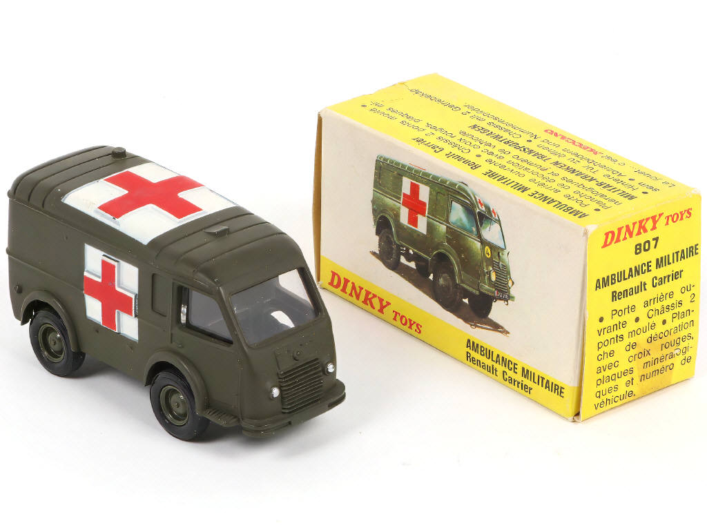 Lot 320 - DINKY TOYS (FRANCE) (1)