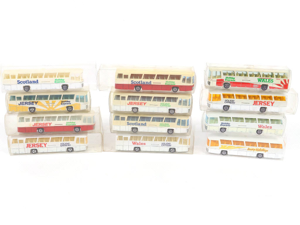 Lot 230 - MAJORETTE (FRANCE) (12)