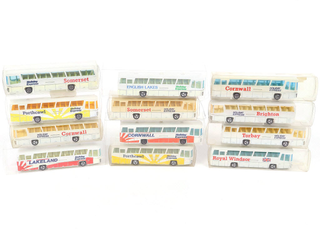 Lot 231 - MAJORETTE (FRANCE) (12)