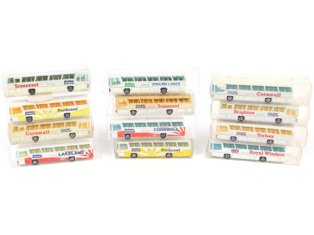 Lot 231 - MAJORETTE (FRANCE) (12)