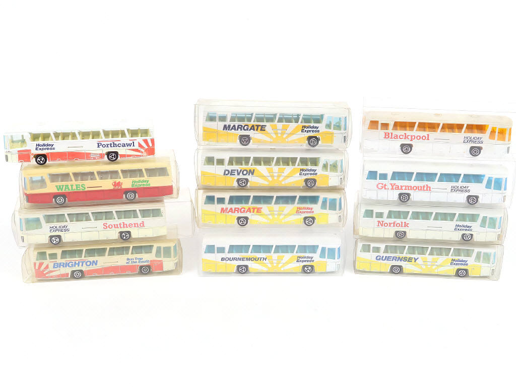 Lot 232 - MAJORETTE (FRANCE) (12)