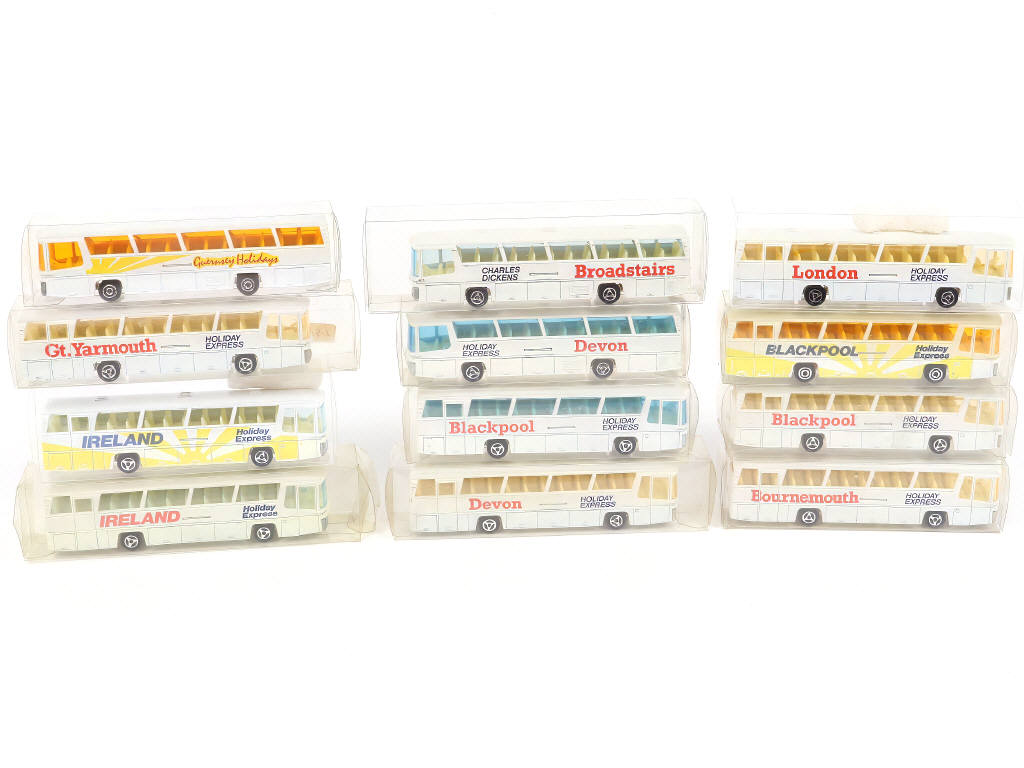Lot 233 - MAJORETTE (FRANCE) (12)