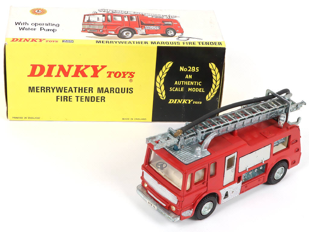 Lot 271 - DINKY TOYS (GB) (1)