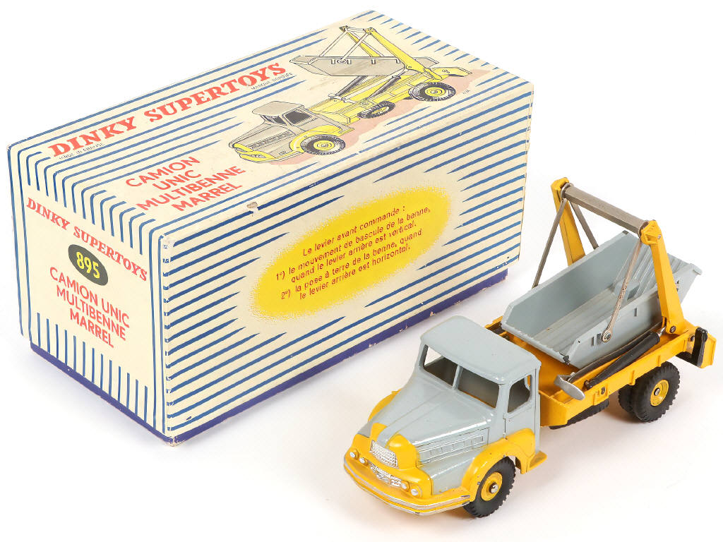 Lot 251 - DINKY TOYS (FRANCE) (1)
