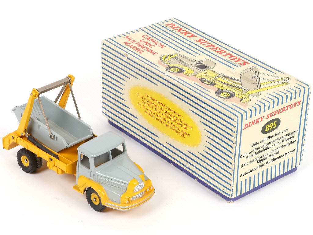 Lot 251 - DINKY TOYS (FRANCE) (1)