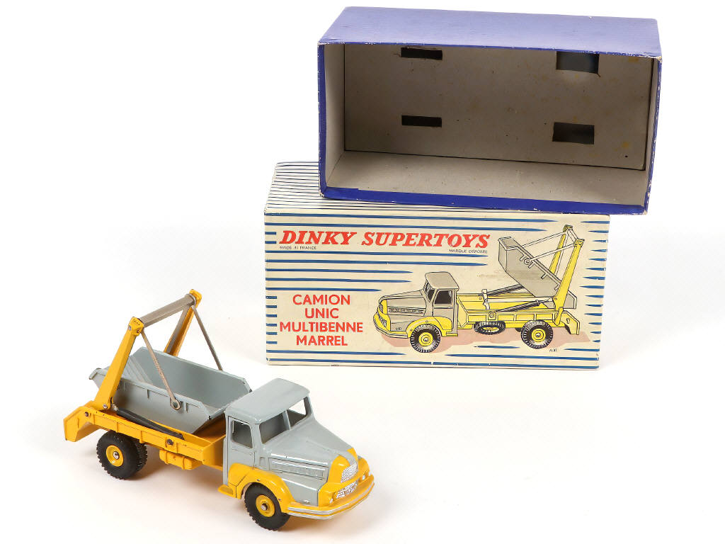 Lot 251 - DINKY TOYS (FRANCE) (1)