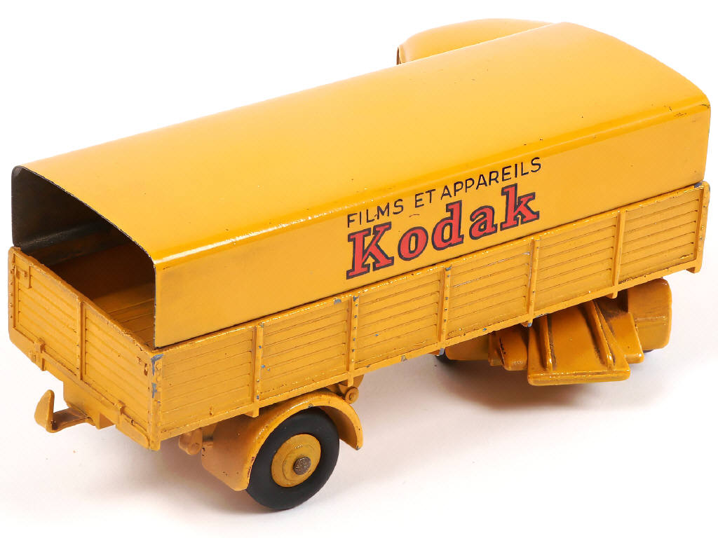 Lot 230 - DINKY TOYS (FRANCE) (1)