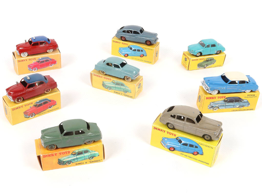 Lot 270 - DINKY TOYS (FRANCE) (8)
