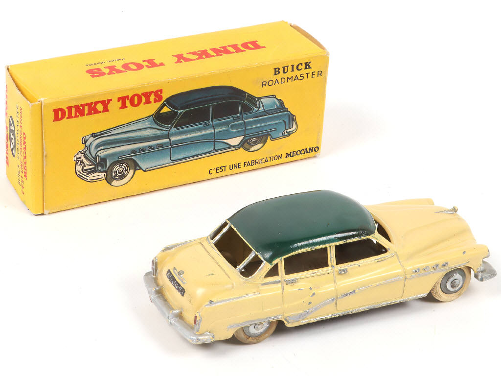 Lot 228 - DINKY TOYS (FRANCE) (1)