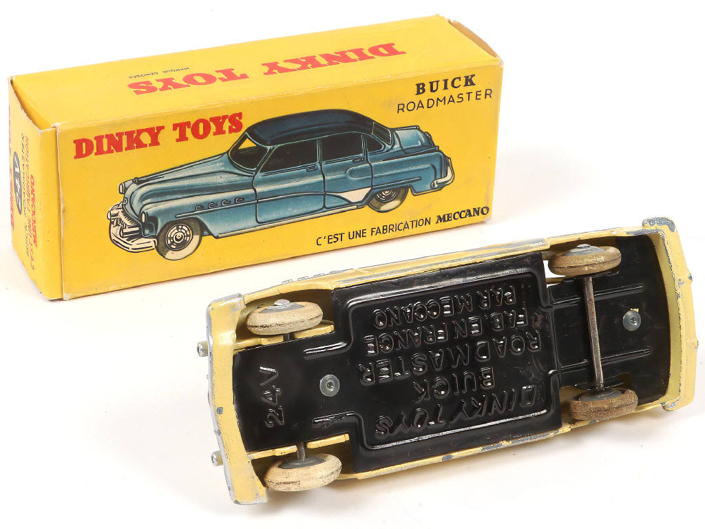 Lot 228 - DINKY TOYS (FRANCE) (1)