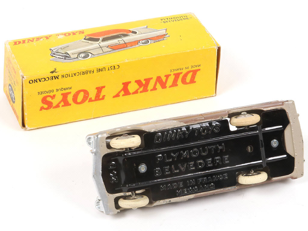 Lot 223 - DINKY TOYS (FRANCE) (1)
