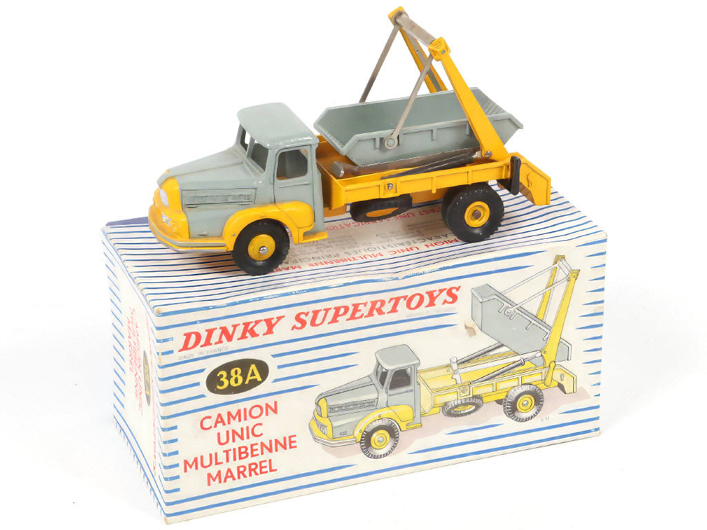 Lot 232 - DINKY TOYS (FRANCE) (1)