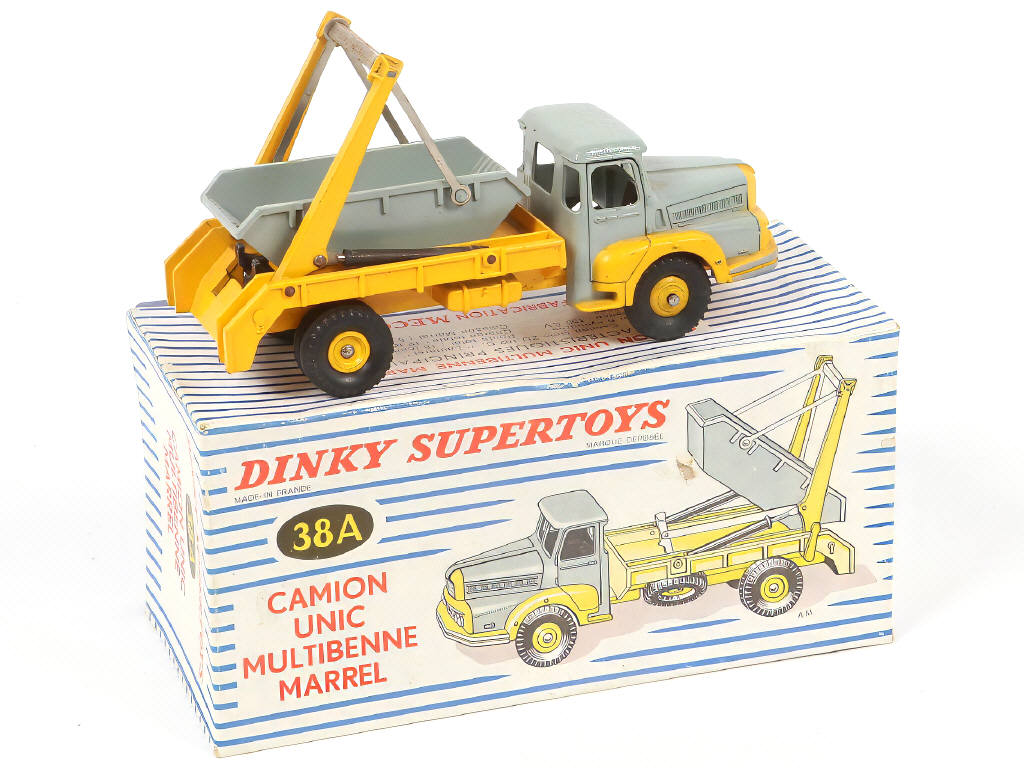 Lot 232 - DINKY TOYS (FRANCE) (1)