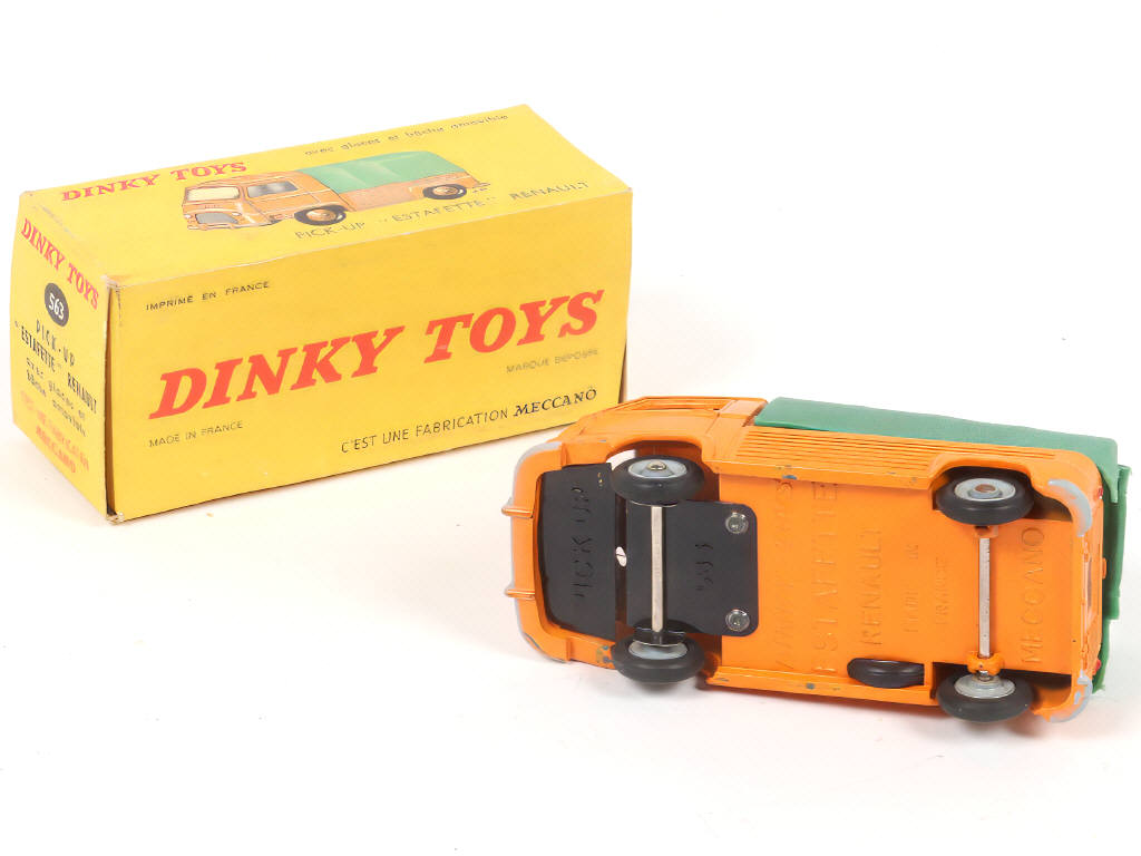 Lot 246 - DINKY TOYS (FRANCE) (1)