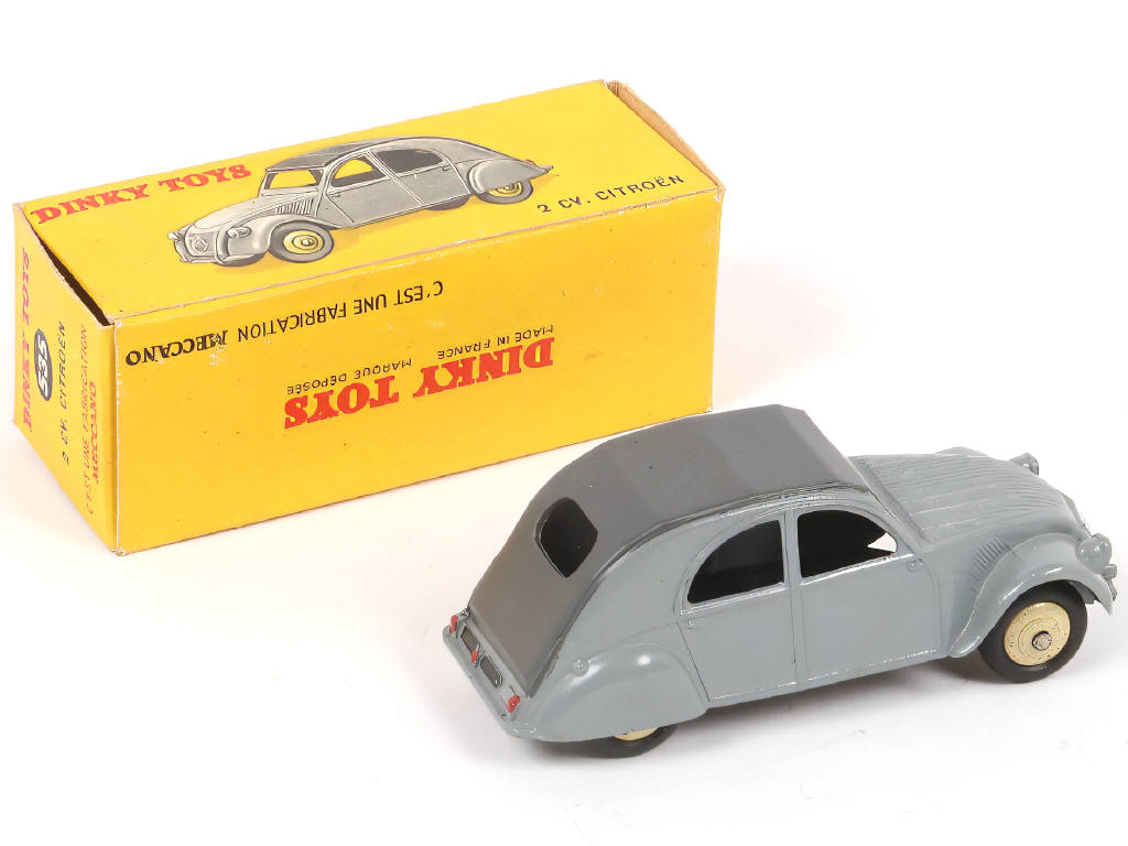 Lot 227 - DINKY TOYS (FRANCE) (1)