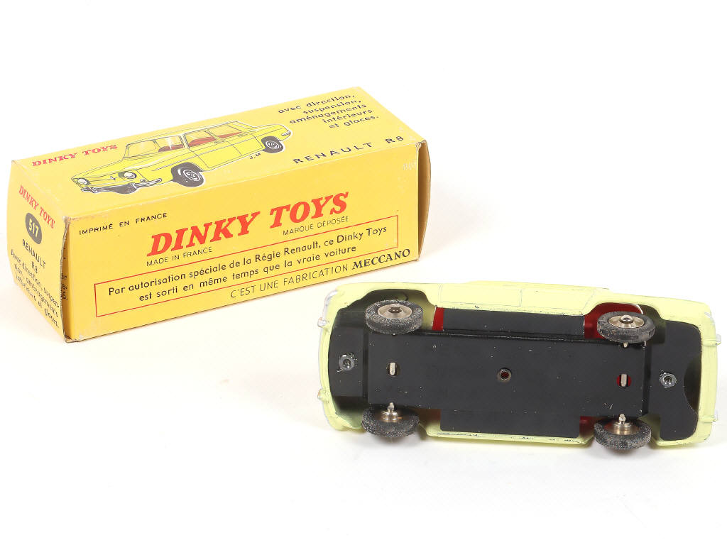 Lot 235 - DINKY TOYS (FRANCE) (1)