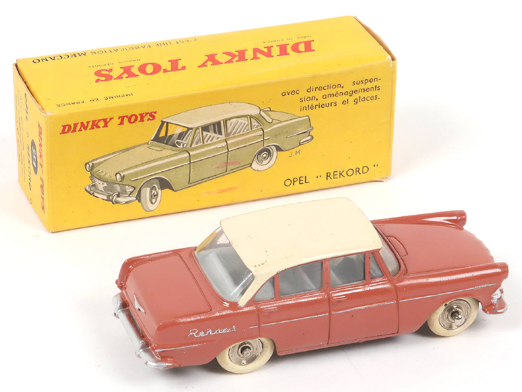 Lot 245 - DINKY TOYS (FRANCE) (1)