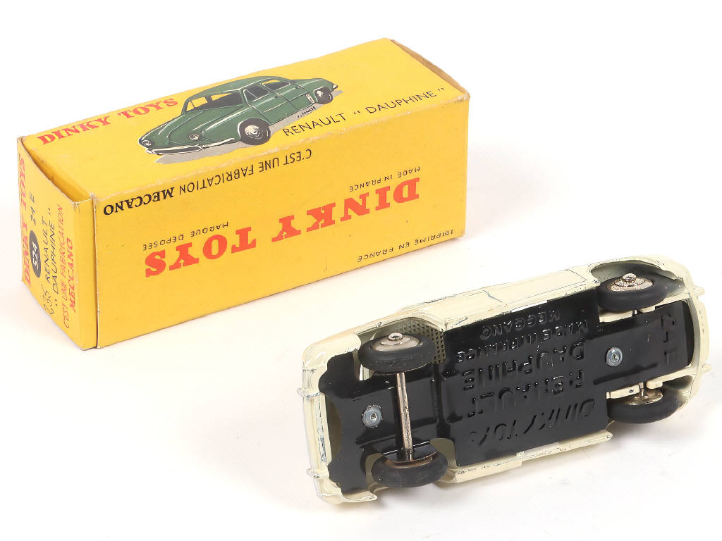 Lot 224 - DINKY TOYS (FRANCE) (1)