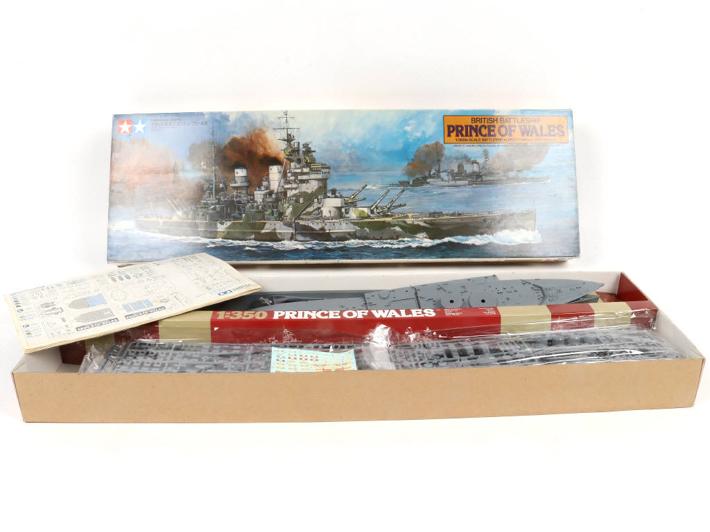 Lot 45 - DIVERS (3)