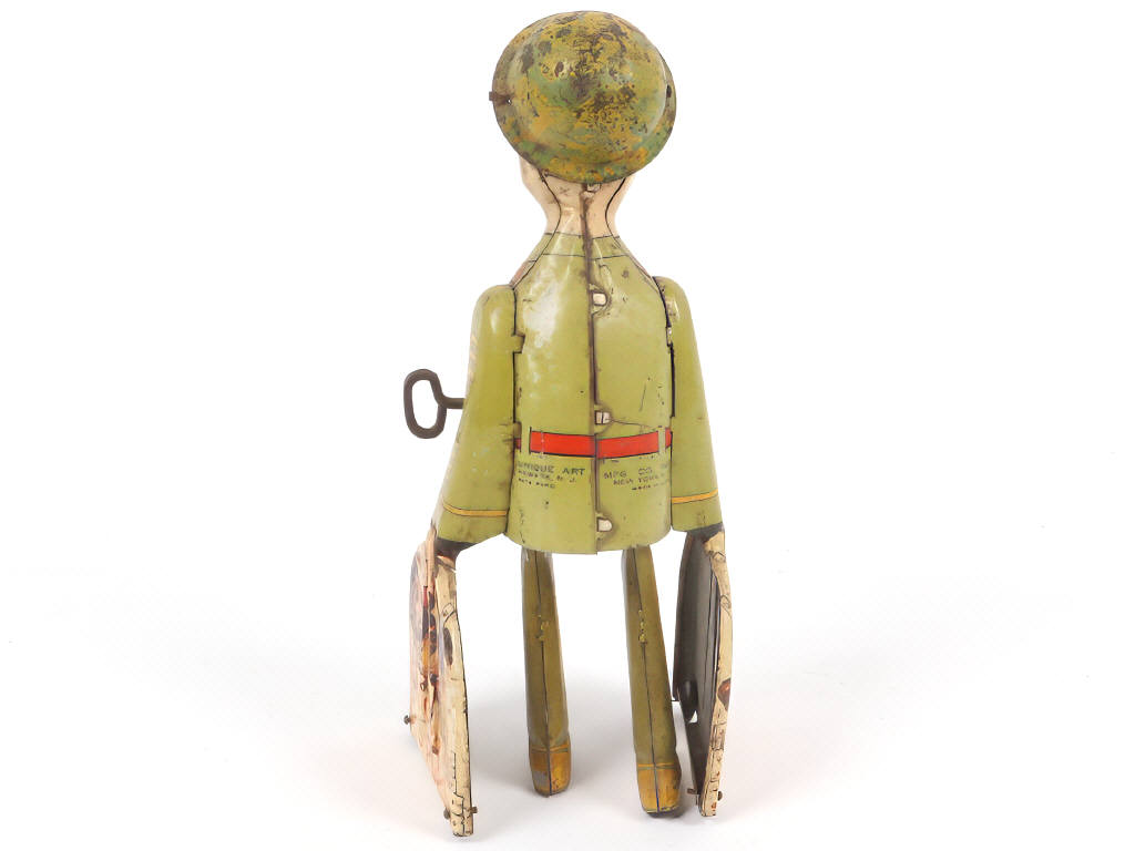Lot 15 - UNIQUE ART MANUFACTURING CO (USA) (1)
