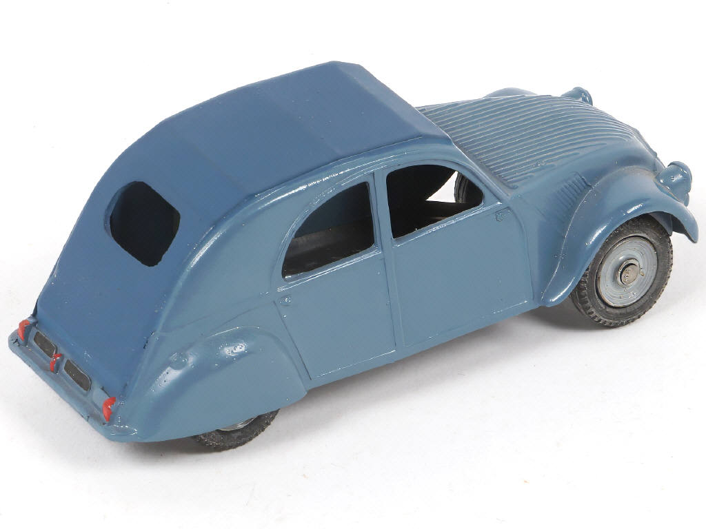 Lot 241 - DINKY TOYS (FRANCE) (1)