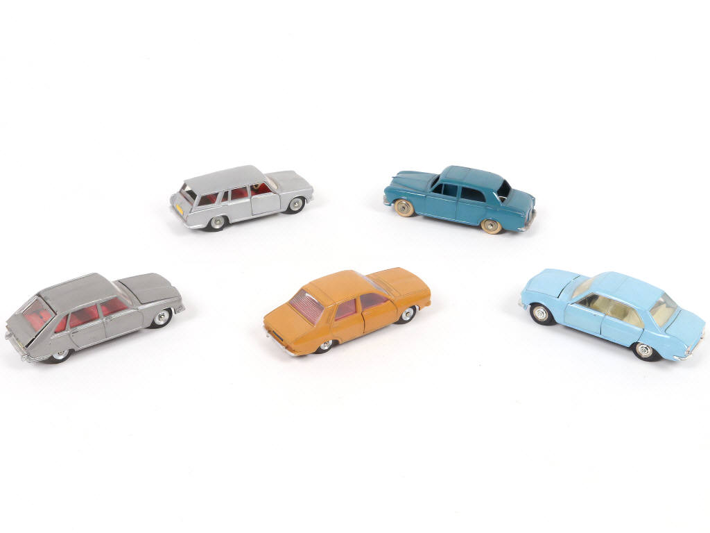 Lot 260 - DINKY TOYS (FRANCE) (5)