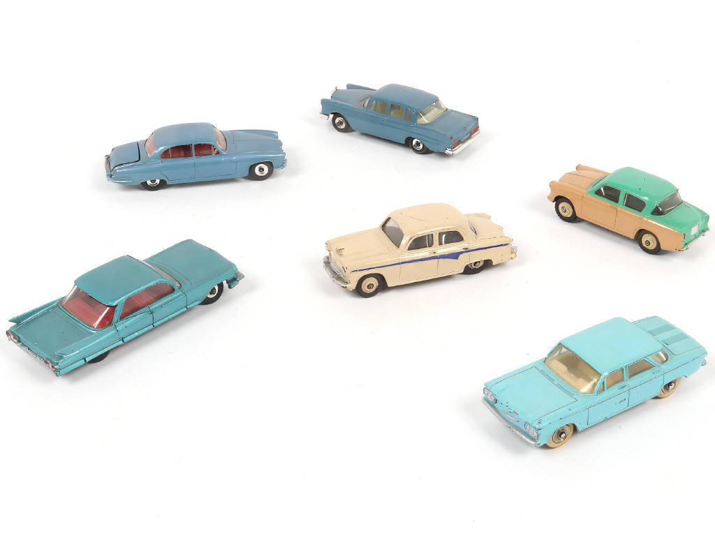 Lot 277 - DINKY TOYS (GB) (6)