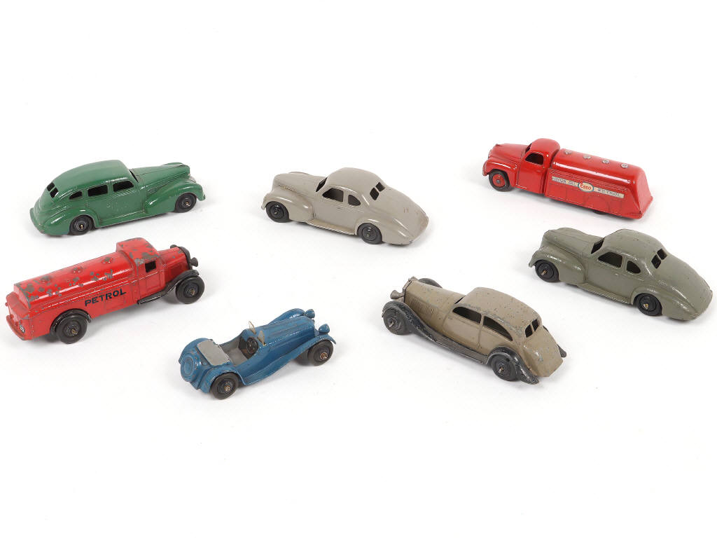 Lot 281 - DINKY TOYS (GB) (7)