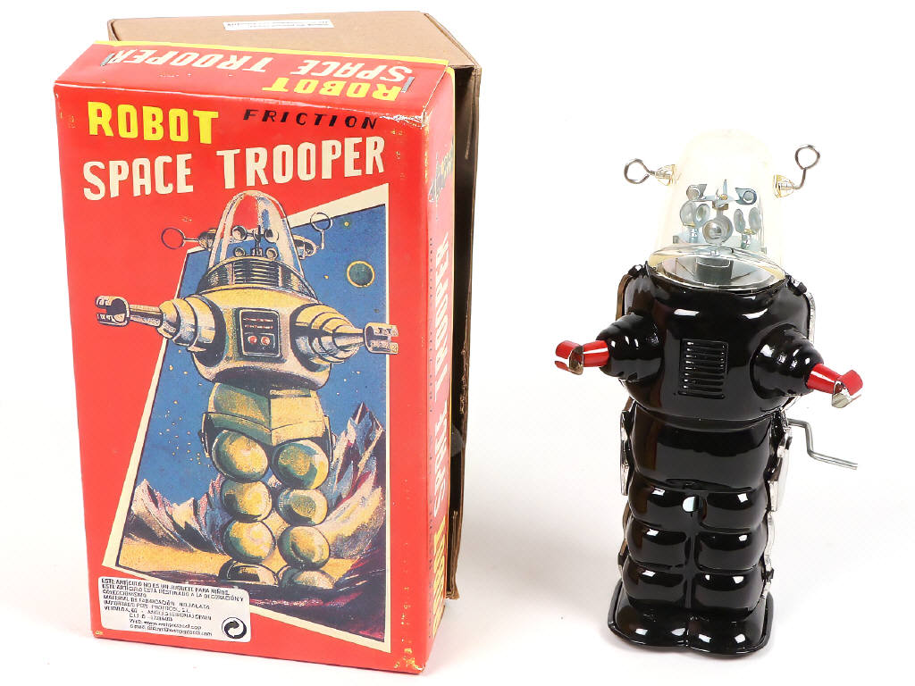 Lot 50 - DIVERS (2)