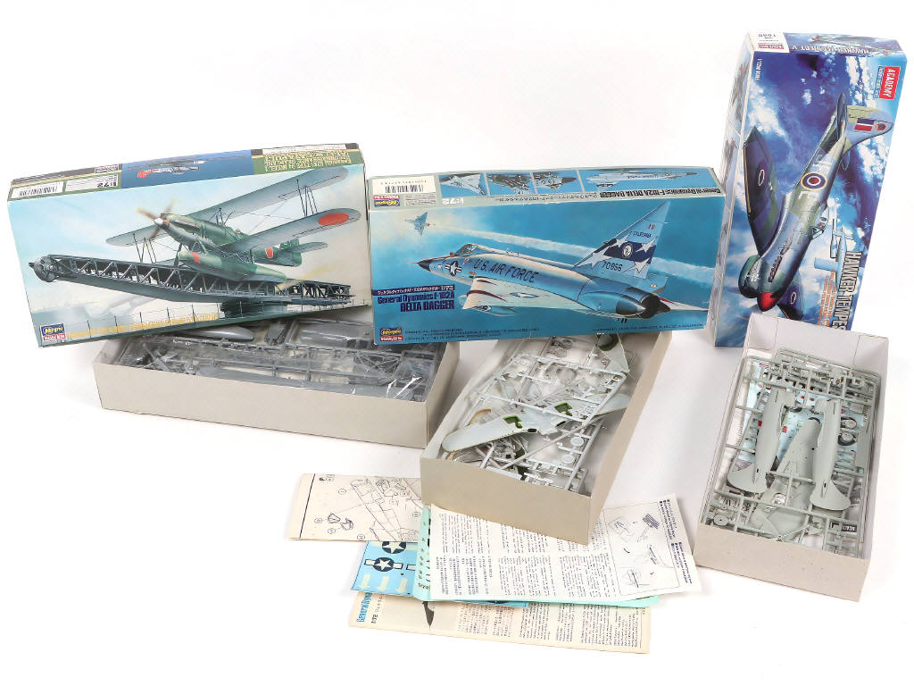 Lot 19 - DIVERS (14)