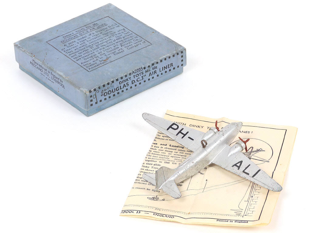 Lot 303 - DINKY TOYS (GB) (1)