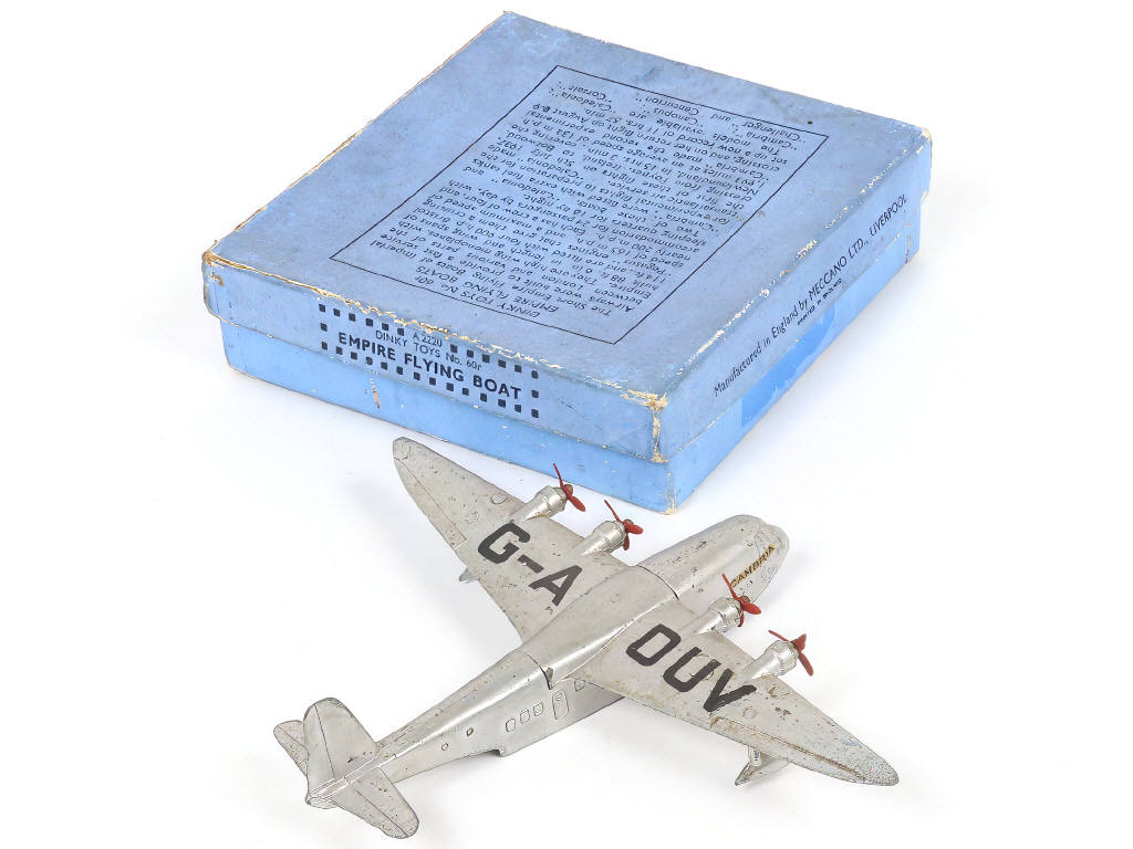 Lot 302 - DINKY TOYS (GB) (1)
