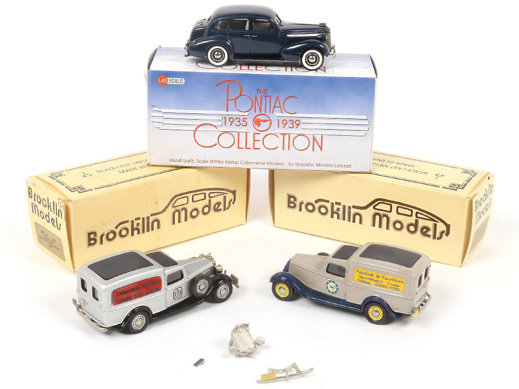 Lot 243 - BROOKLIN MODELS (GB) (3)