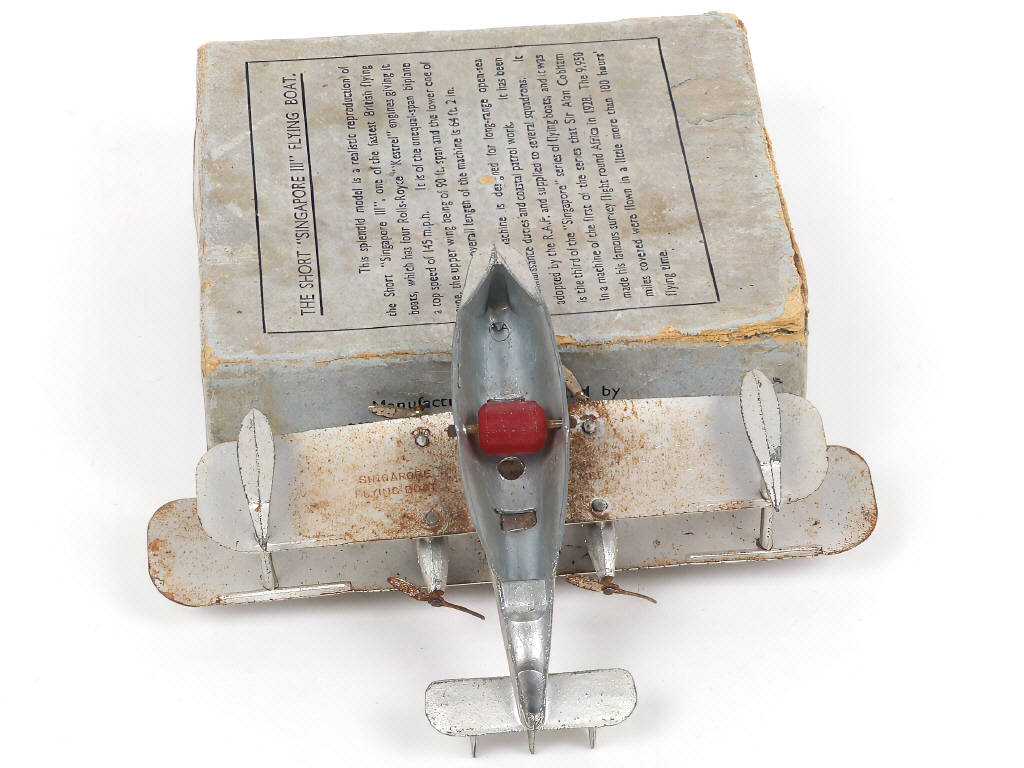 Lot 300 - DINKY TOYS (GB) (1)